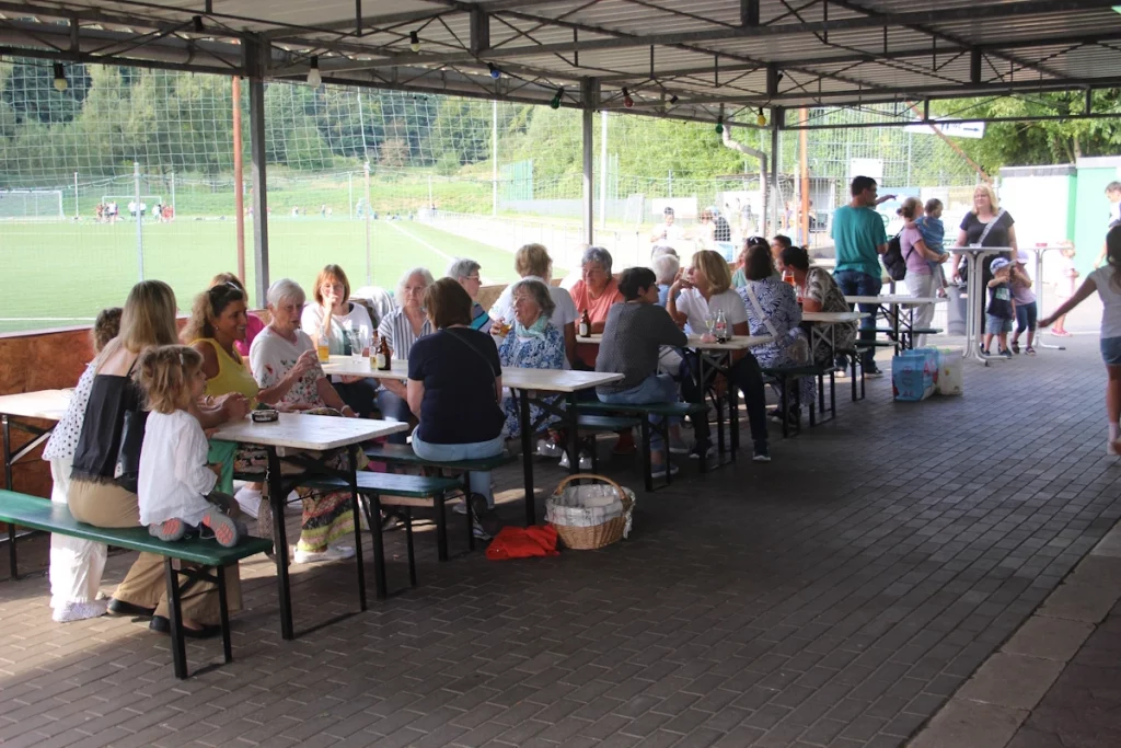 viel los beim Grillfest der Turnabteilung